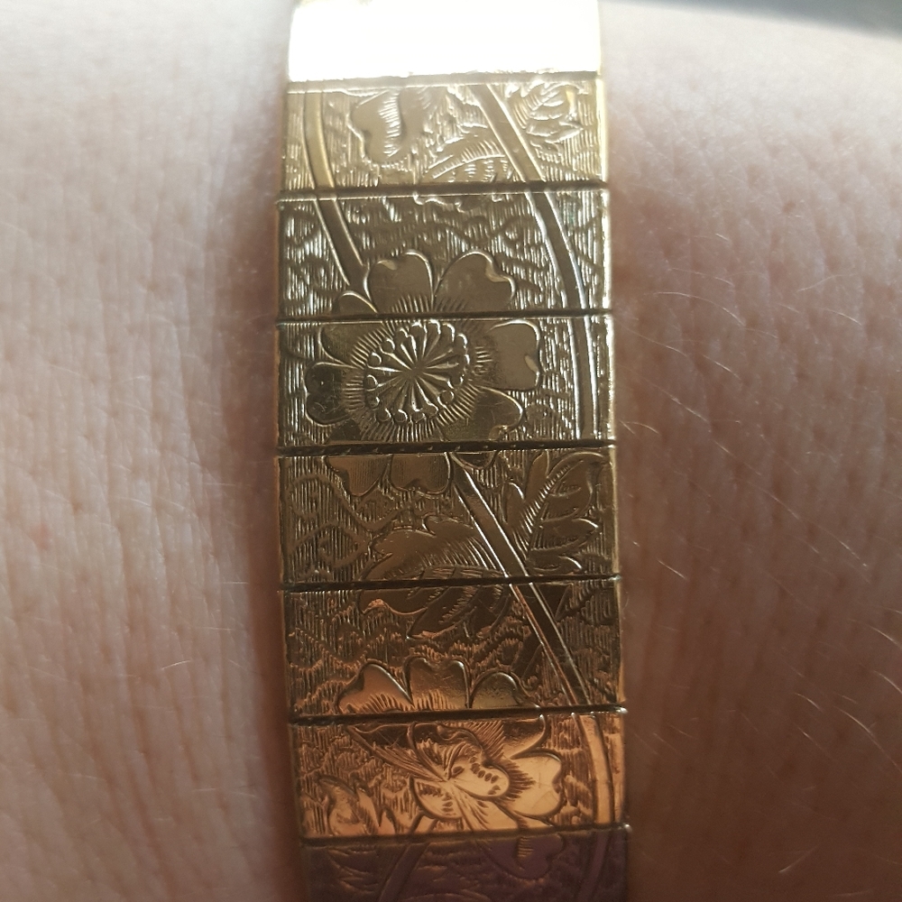 Beautiful Engraved Floral Mesh Panel Link Vintage Bracelet - Picture 5 of 6